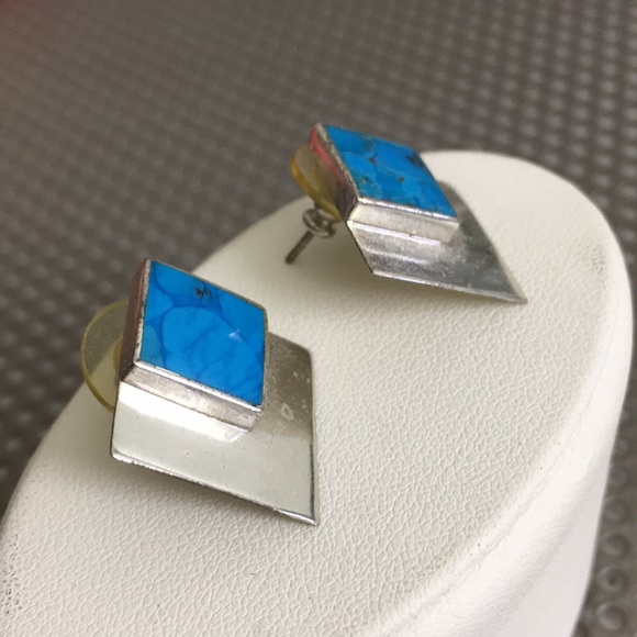 🖤Vtg Native American sterling and turquoise earrings - Picture 4 of 17